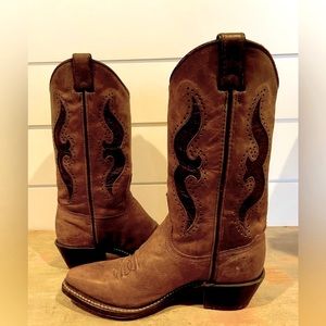 Abilene women’s size 6 leather inlay snip toe western cowgirl boots.